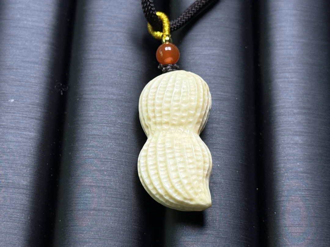 纯天然猛犸花生吊坠