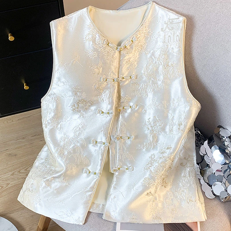 2025国风新中式马甲高级感盘扣唐装马夹年轻款坎肩背心无袖外套女