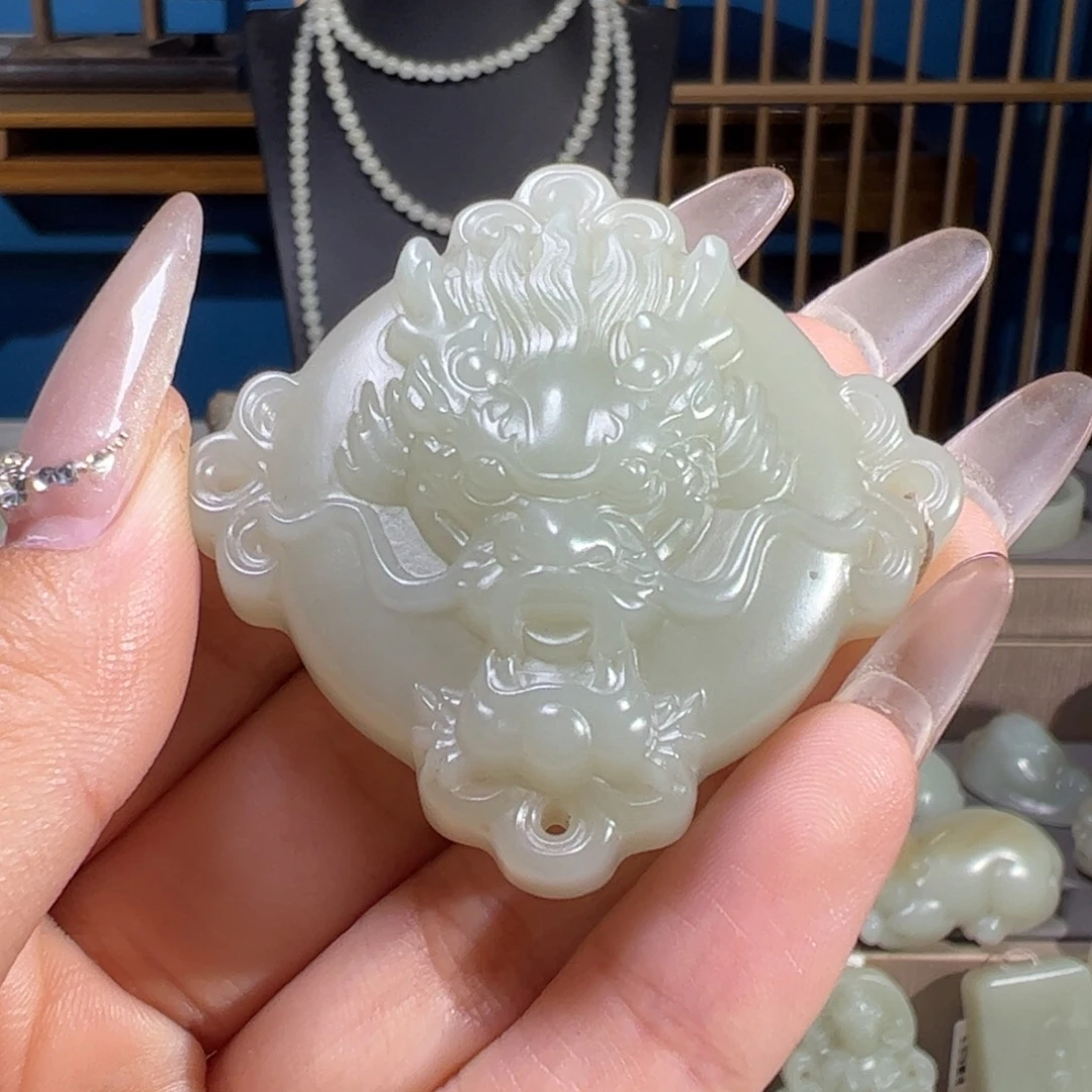 和田玉（糖玉）未镶嵌颈饰