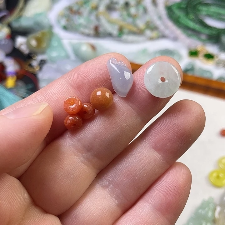 梦***落翡翠未镶嵌颈饰福瓜