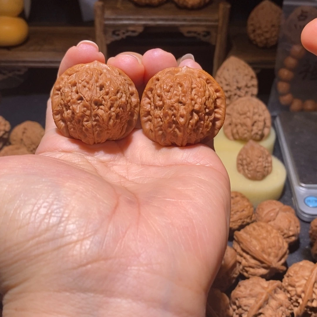 文玩核桃吊坠血麒麟37