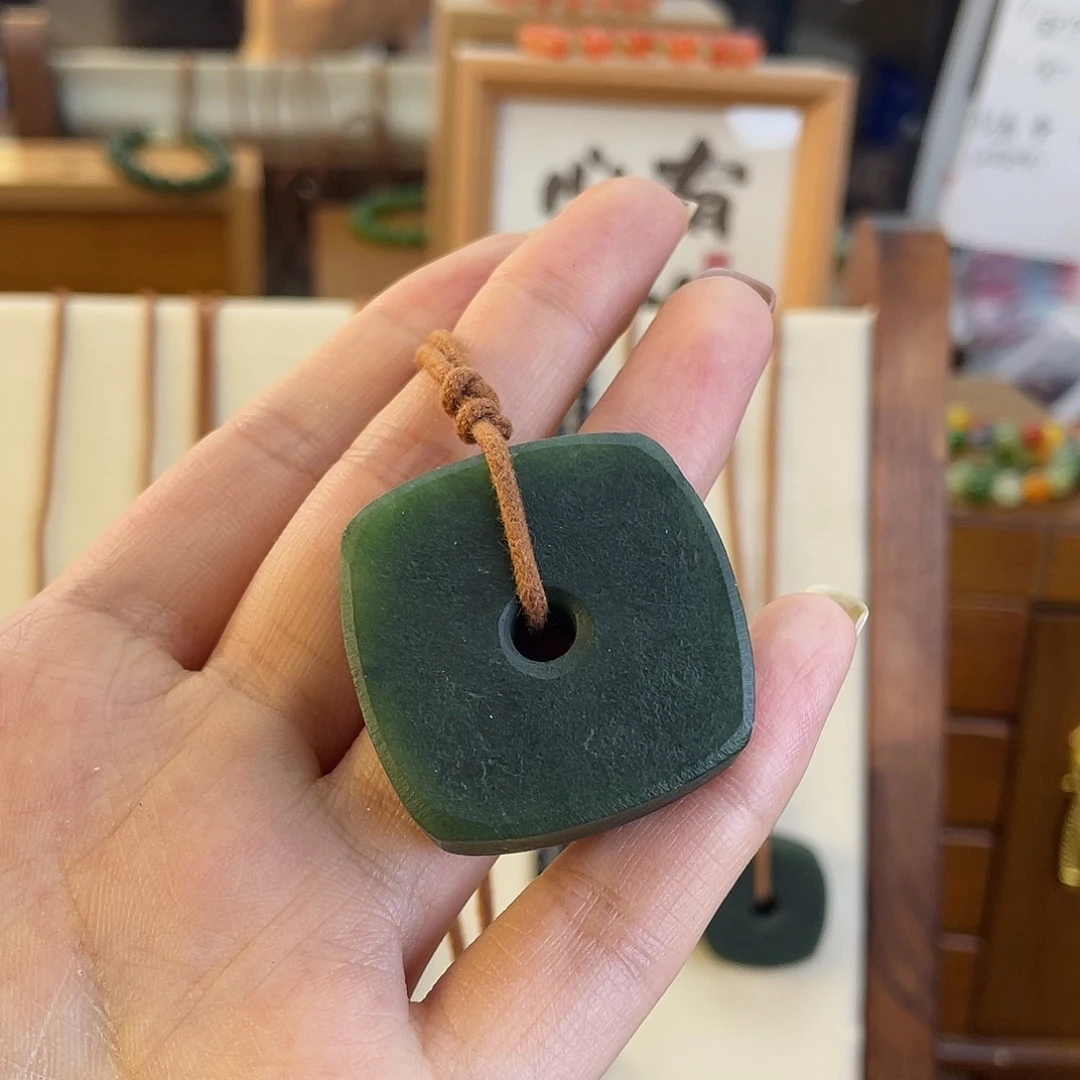 【闪购商品】和田玉未镶嵌颈饰艾****