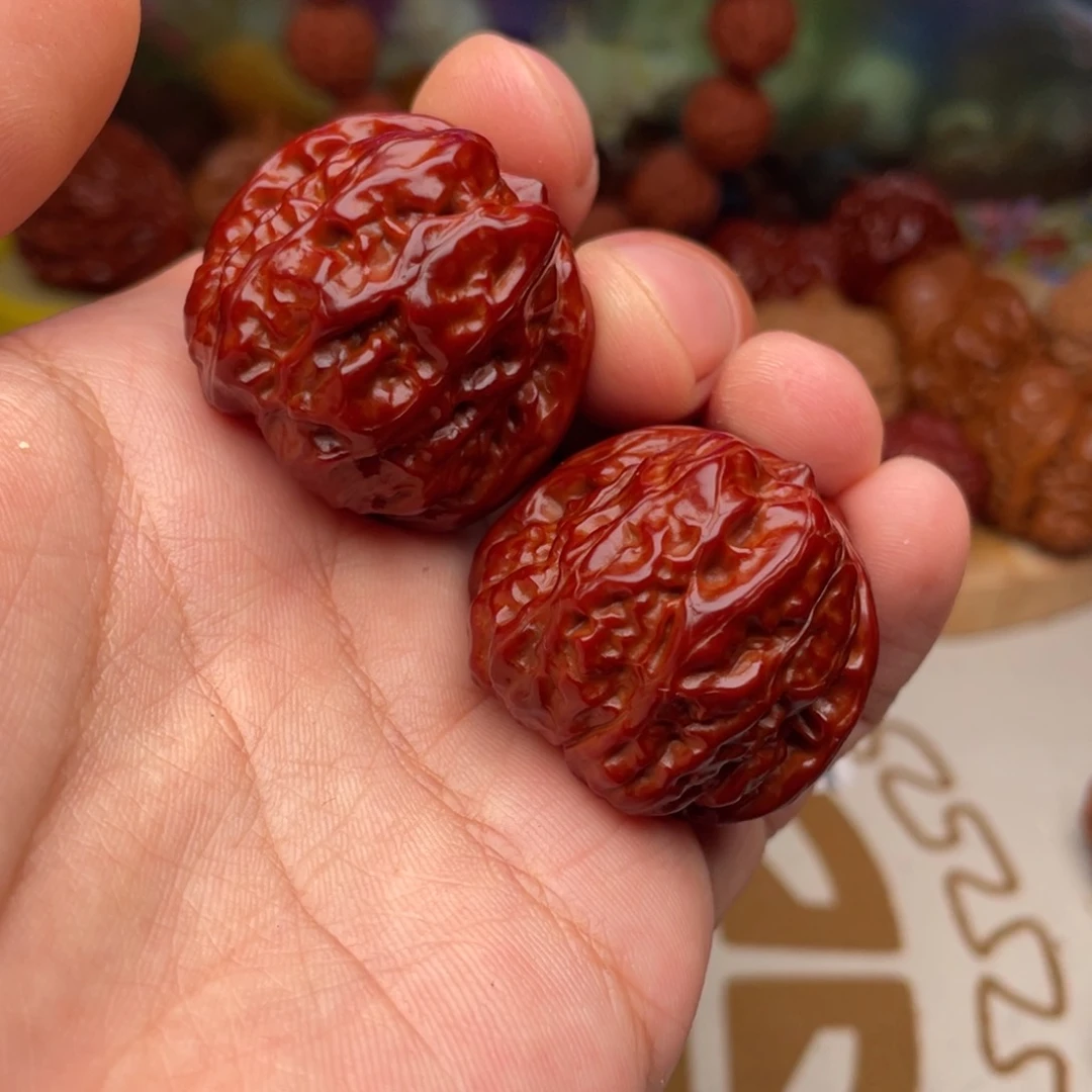 文玩核桃把件蛤蟆头肚38边35红全品