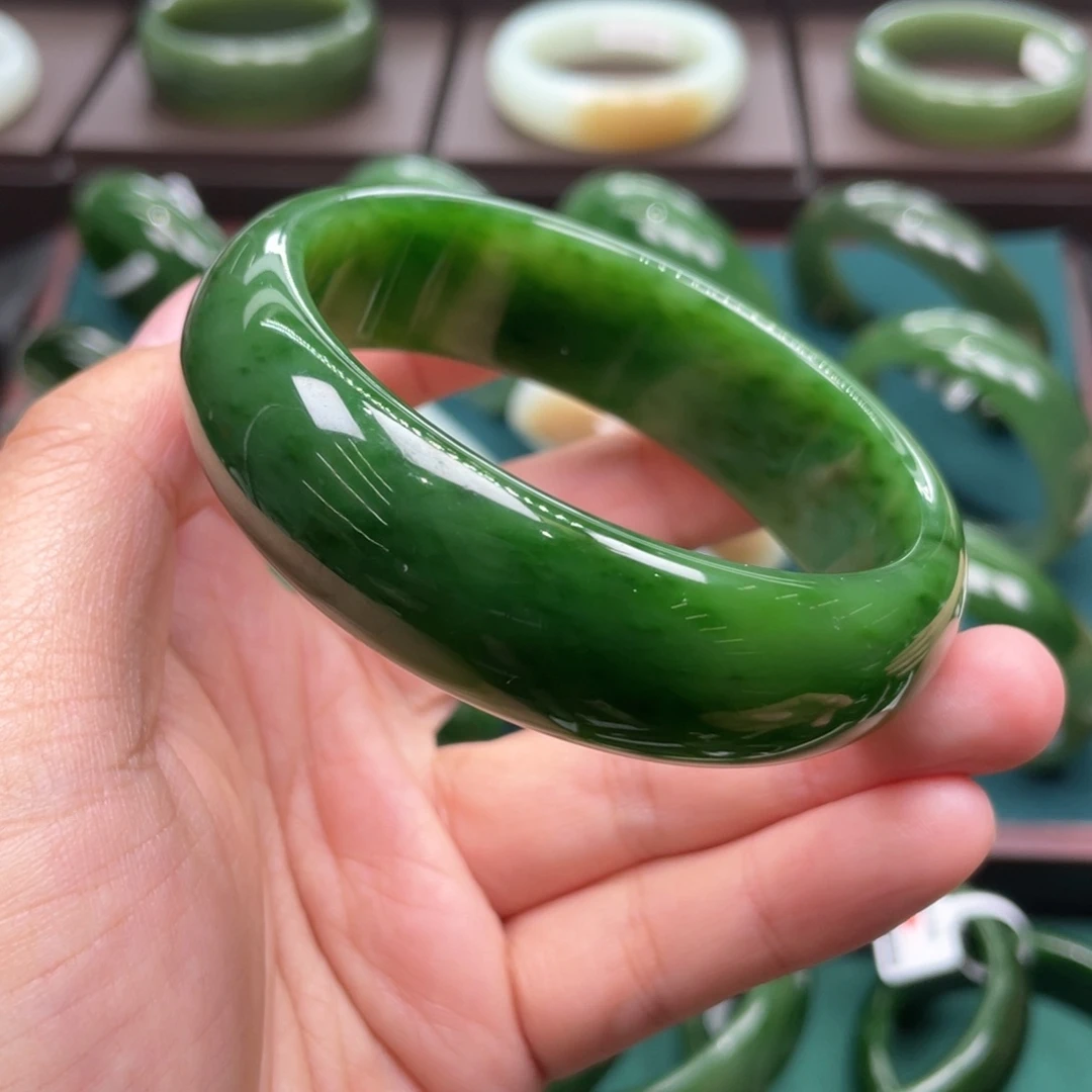 未镶嵌手镯和田玉（碧玉）