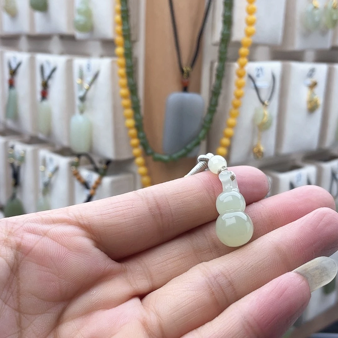 和田玉未镶嵌吊坠(不含链)