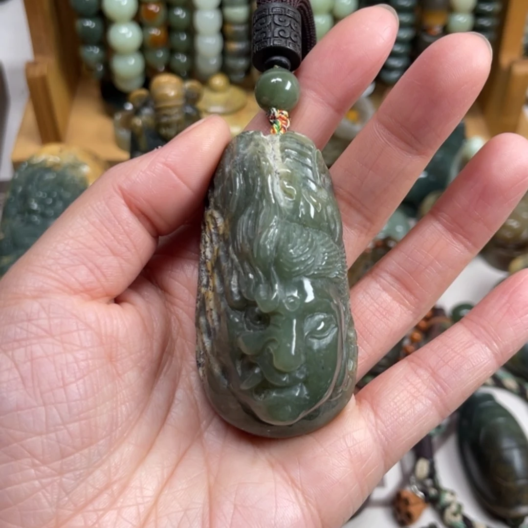 【闪购商品】未镶嵌岫岩河磨玉（透闪石质玉）把件