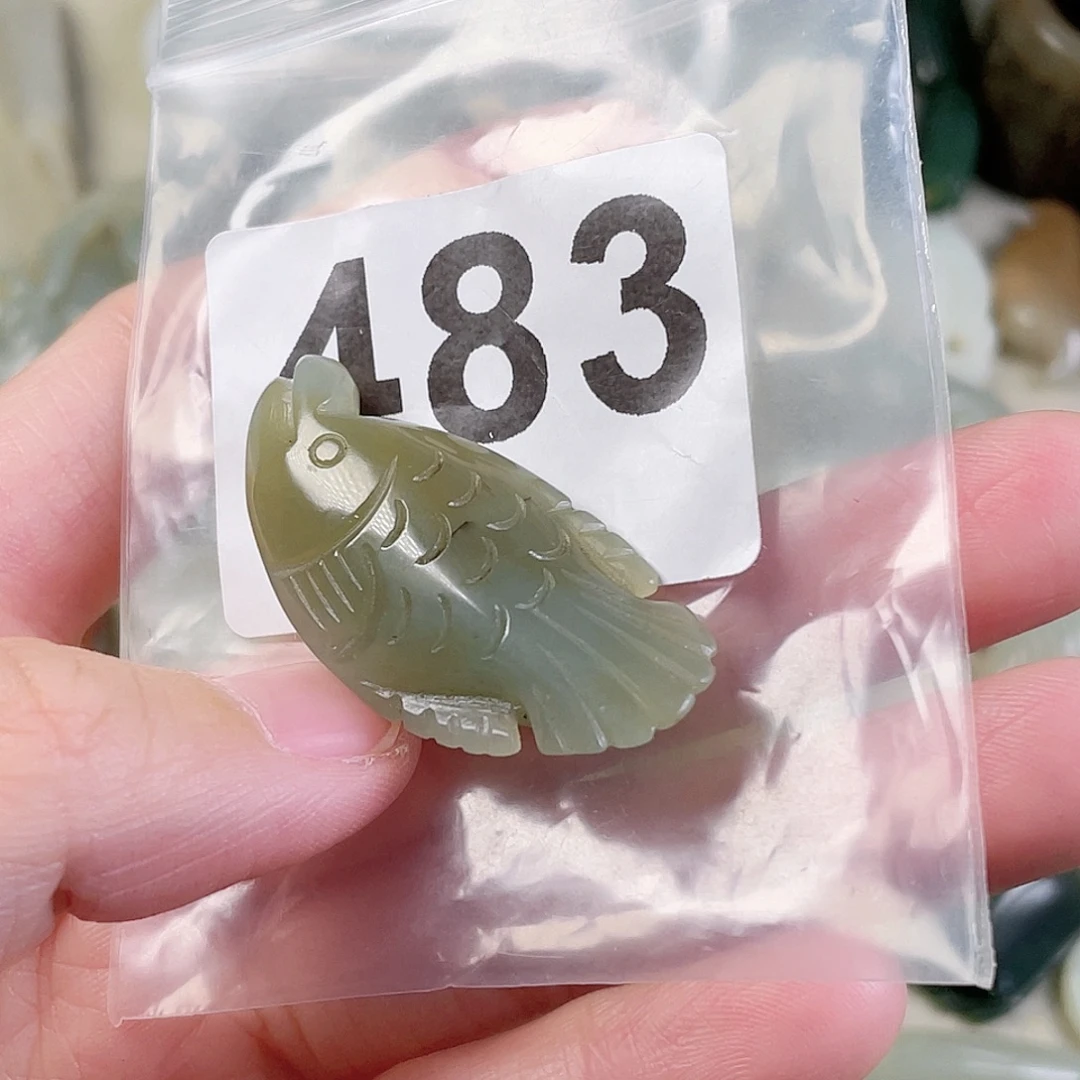 颈饰未镶嵌和田玉（糖玉）