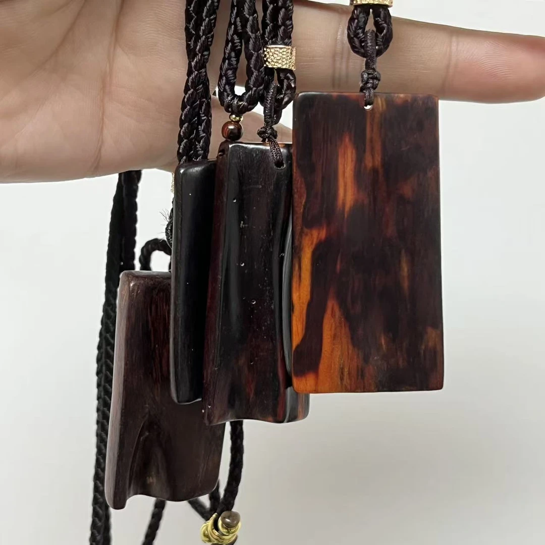 海南红降吊坠吊牌把件花梨公结油直播一物一图发货