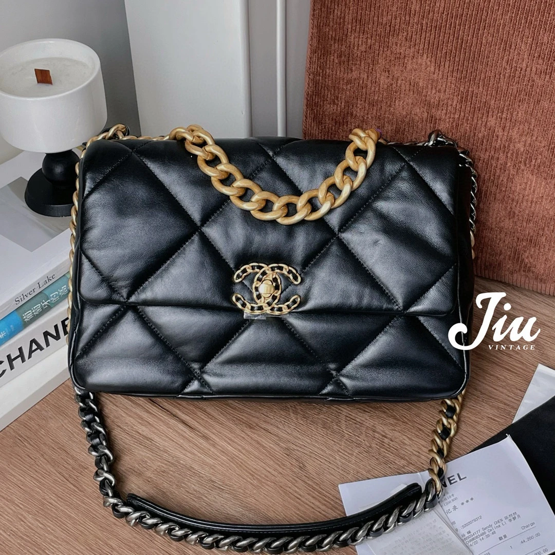 99新 Chanel/香奈儿 黑金中号19bag22年芯片  尘袋 CG14-0023