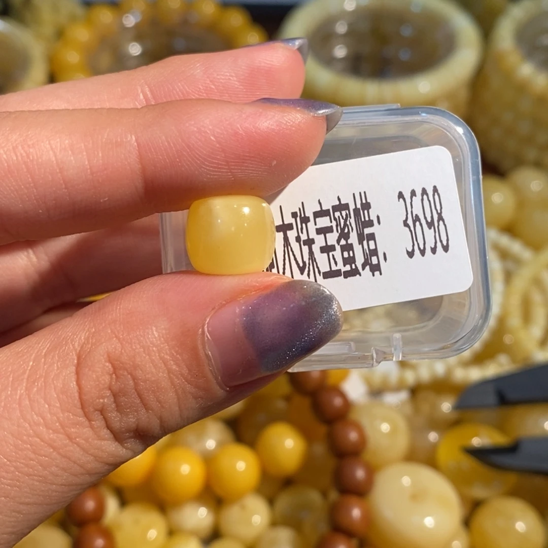 琥珀未镶嵌珠宝奇石3698