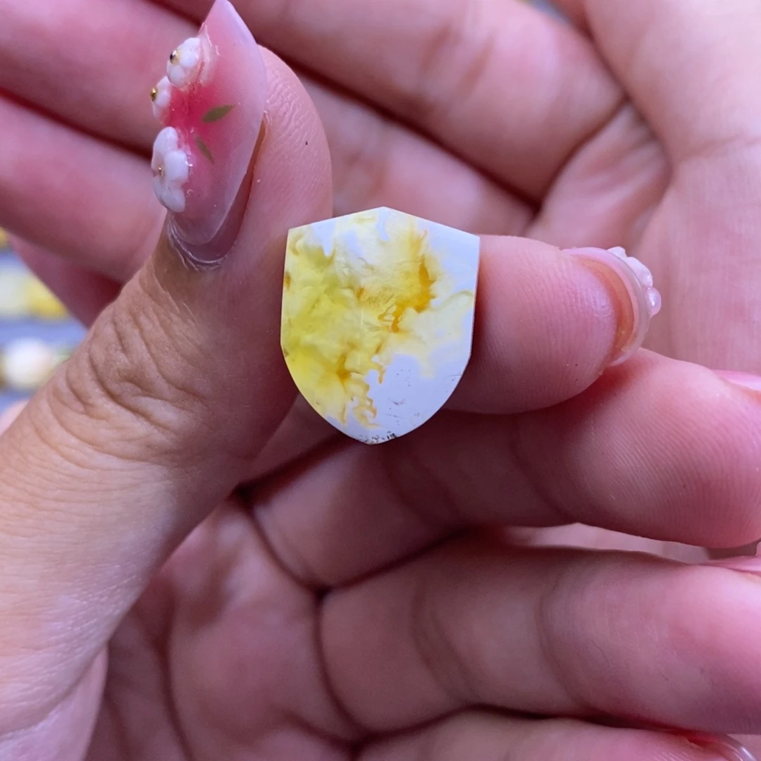 未镶嵌琥珀珠宝奇石