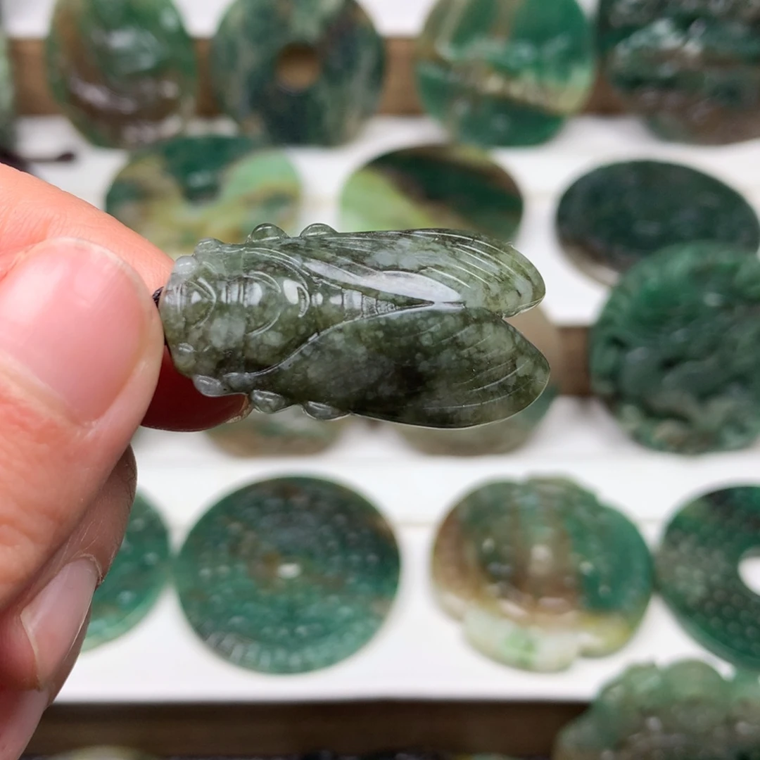 独山玉颈饰未镶嵌