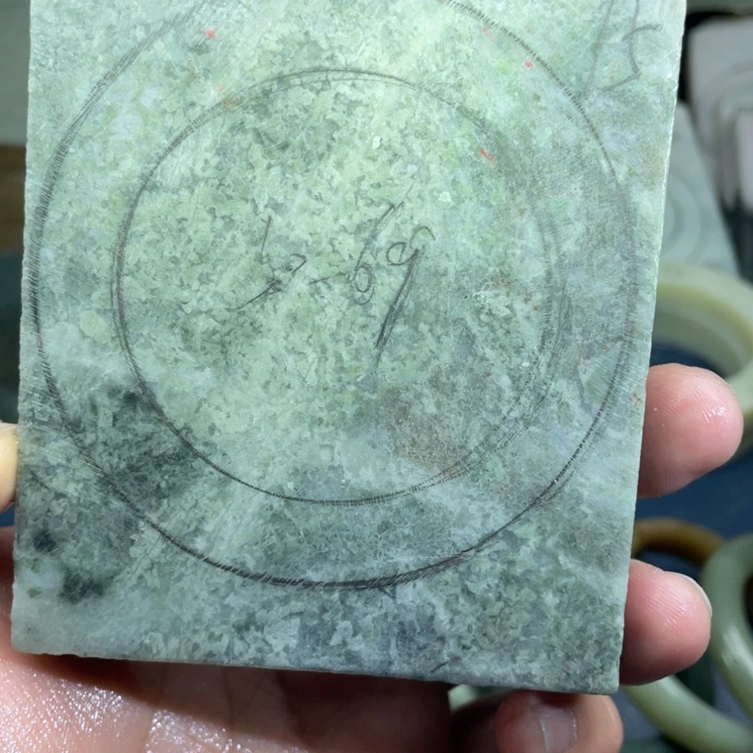 独山玉未镶嵌定制手镯