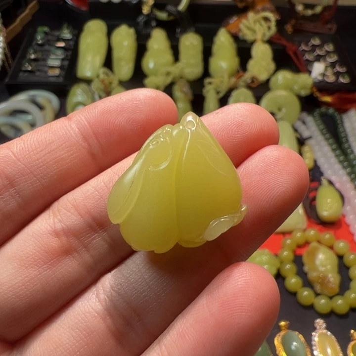 和田玉（黄玉）颈饰未镶嵌
