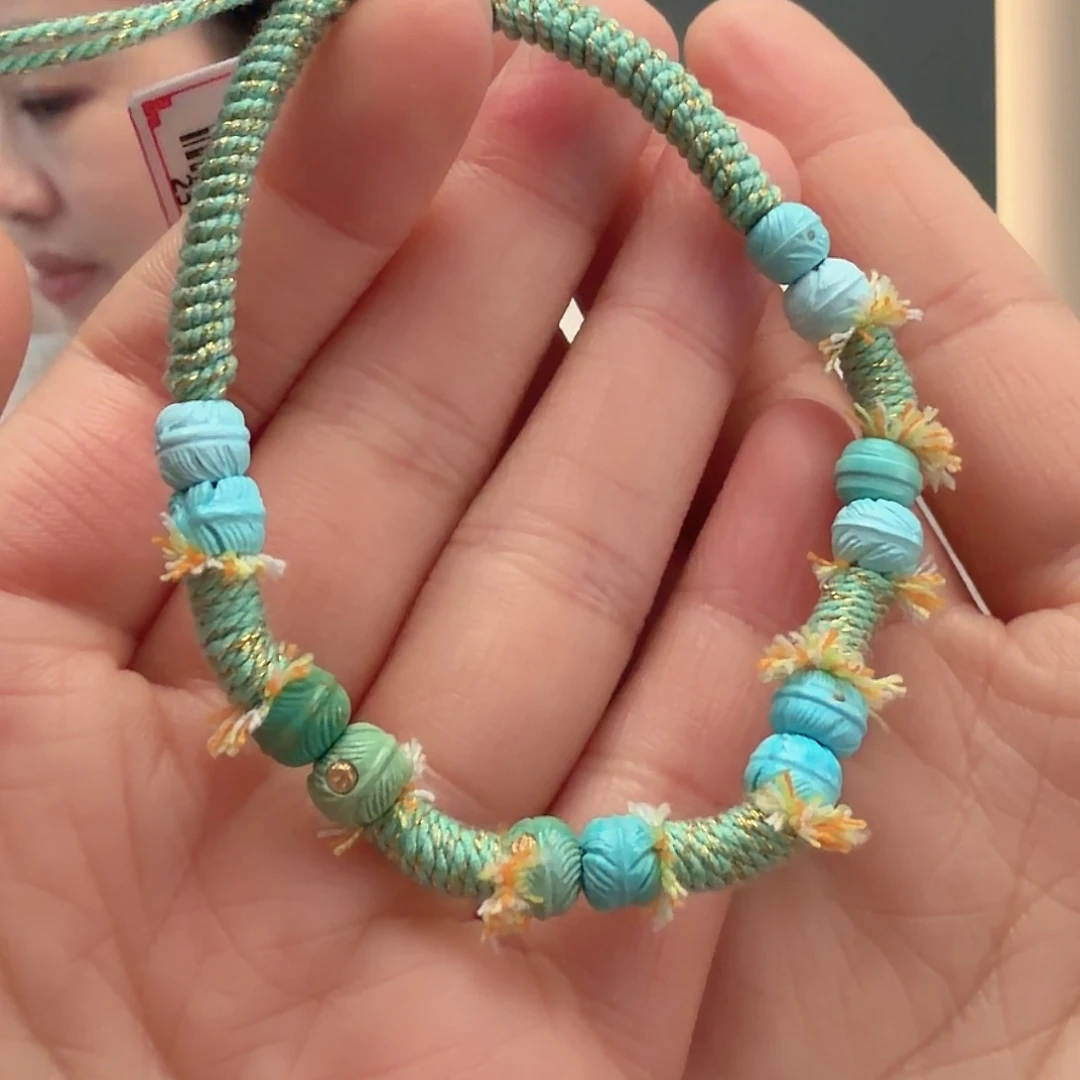 绿松石未镶嵌颈饰