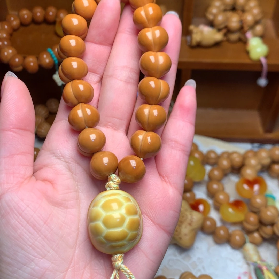 猴头核桃把件14玻璃底屁桃手持爱心