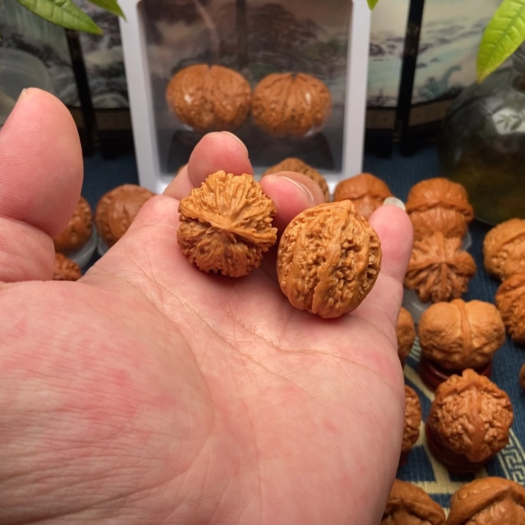 文玩核桃把件蚂蚁八棱