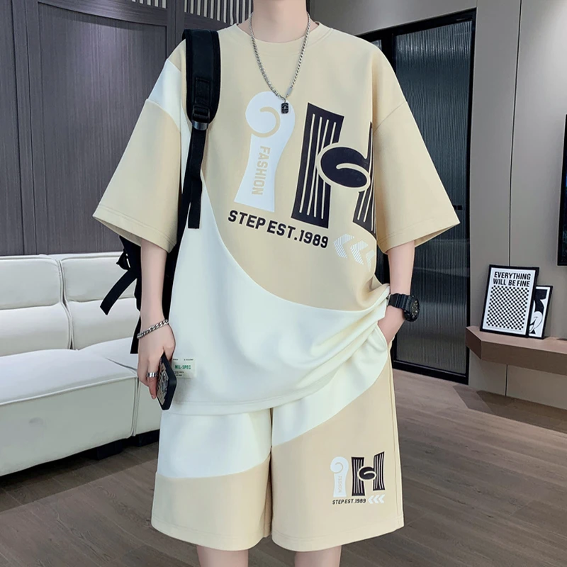 夏季学生短袖短裤一套穿搭男孩潮牌潮流套装青少年港风T恤两件套