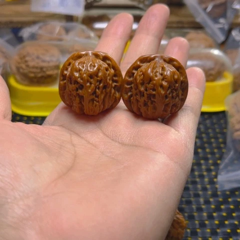 文玩核桃吊坠四座