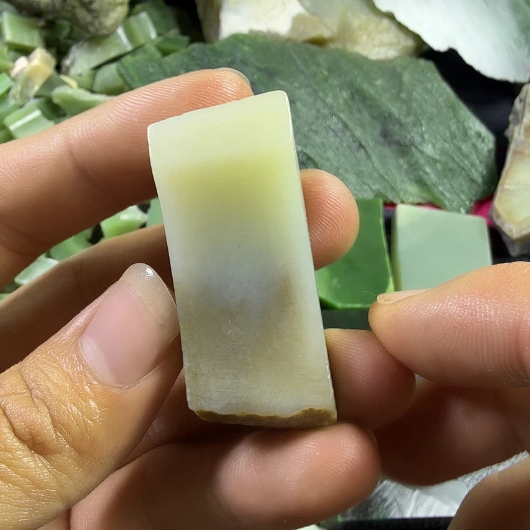 和田玉（糖玉）未镶嵌挂件