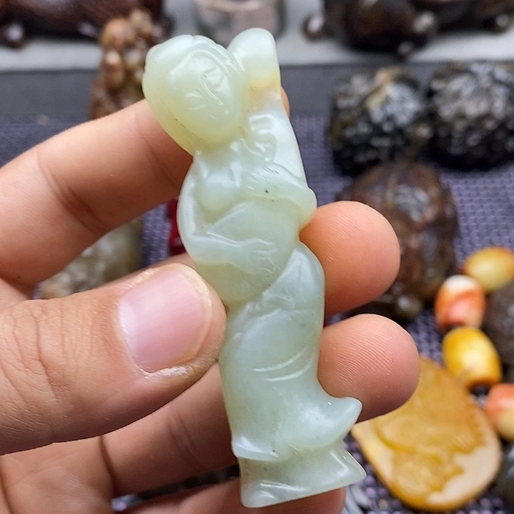 蛇纹石玉未镶嵌颈饰