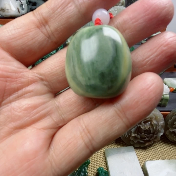 独山玉未镶嵌珠宝半成品