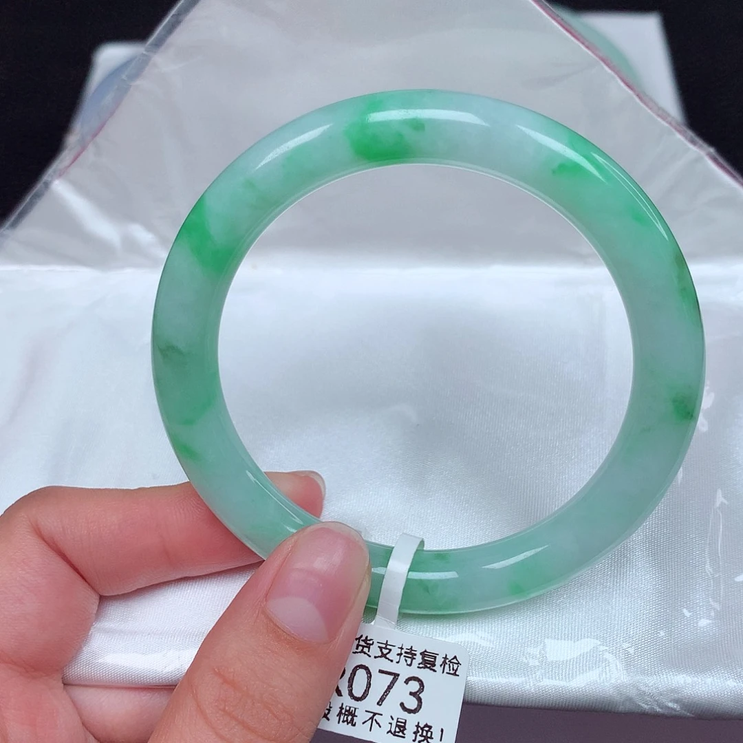 翡翠未镶嵌手镯（圆镯）圆条55