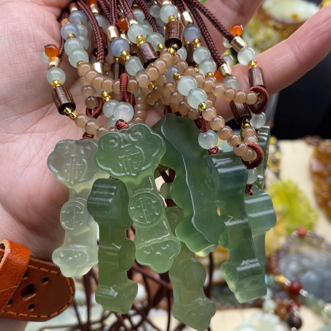 未镶嵌蛇纹石玉颈饰