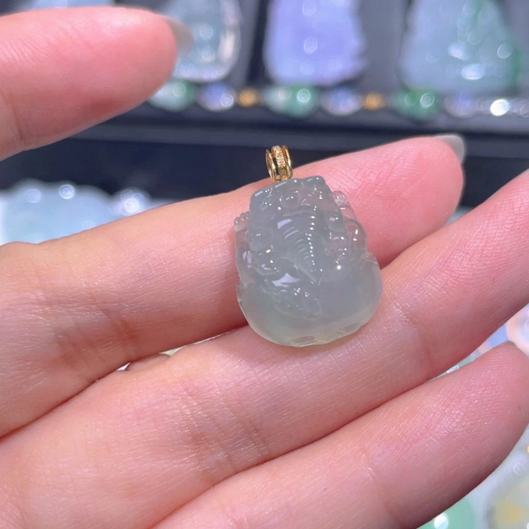 颈饰18K金镶嵌翡翠翡翠