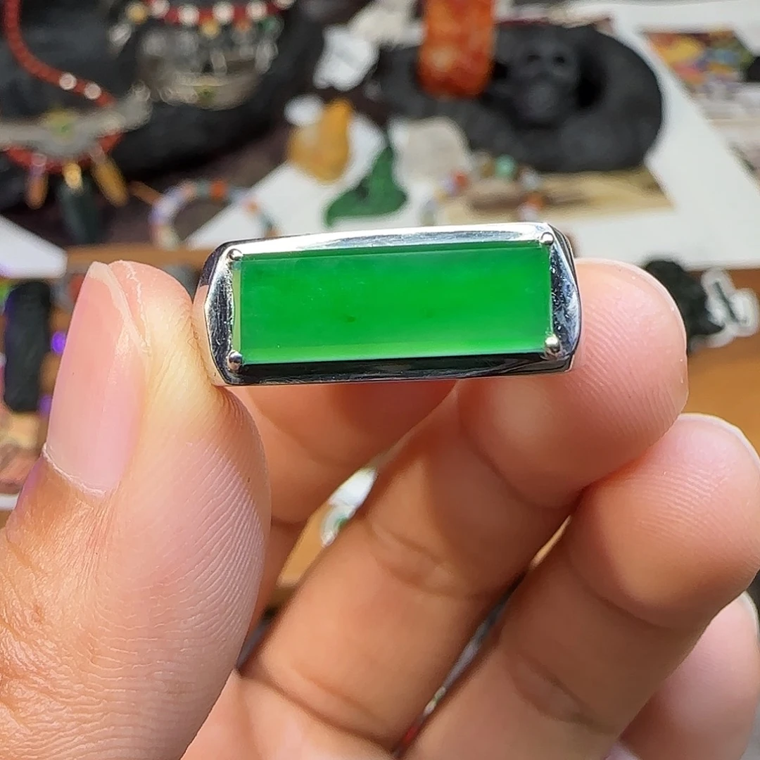 ****哥翡翠9K金镶嵌戒指