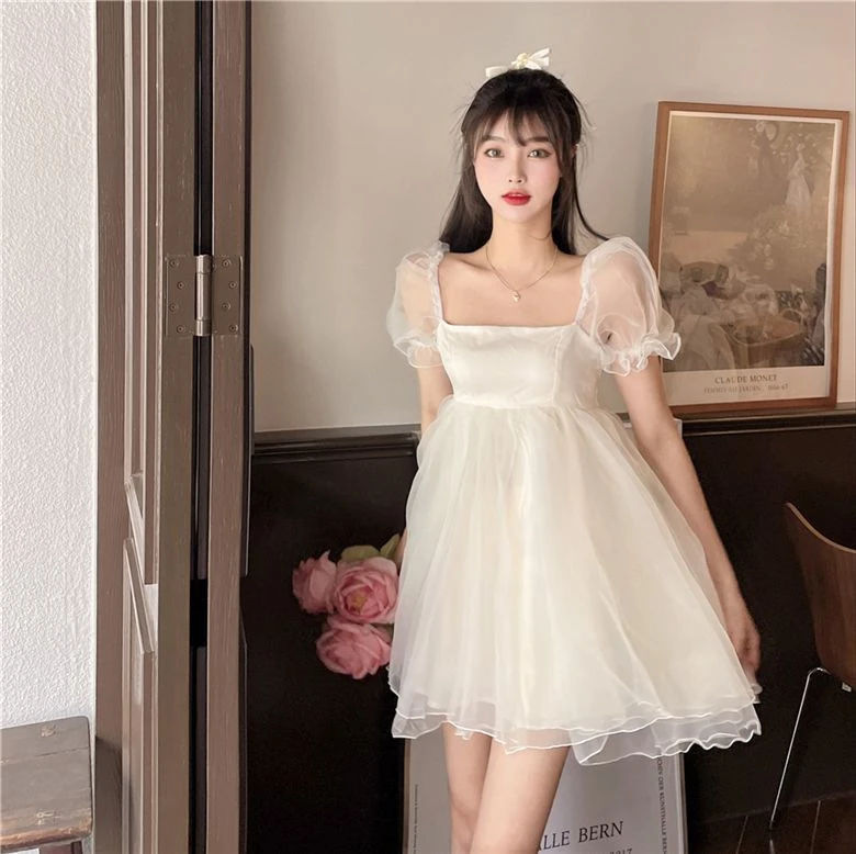 白色纯欲公主泡泡袖甜美网纱a字短裙生日派对年轻可爱少女连衣裙