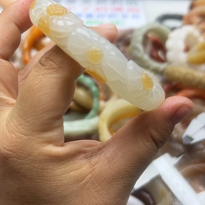 未镶嵌手镯石英岩玉姝*茹
