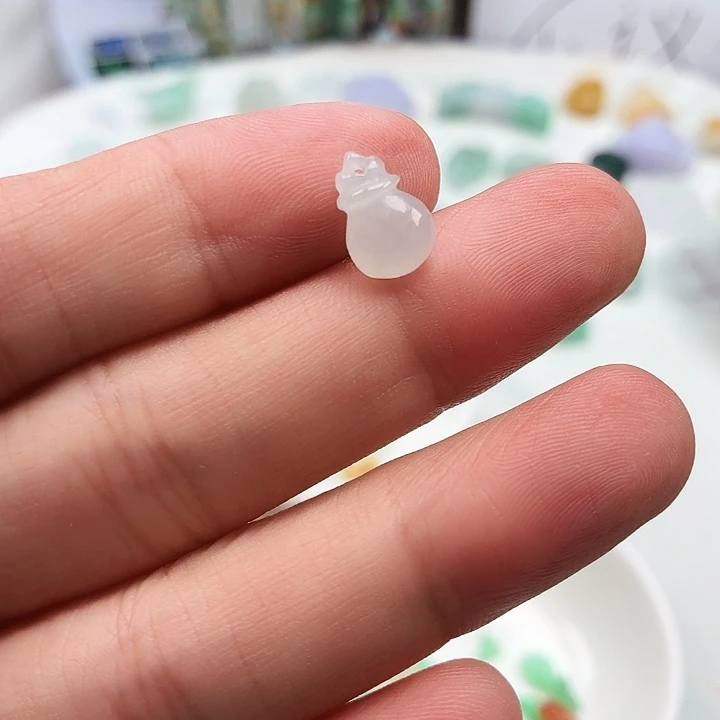 第***毛吊坠(不含链)未镶嵌翡翠钱袋