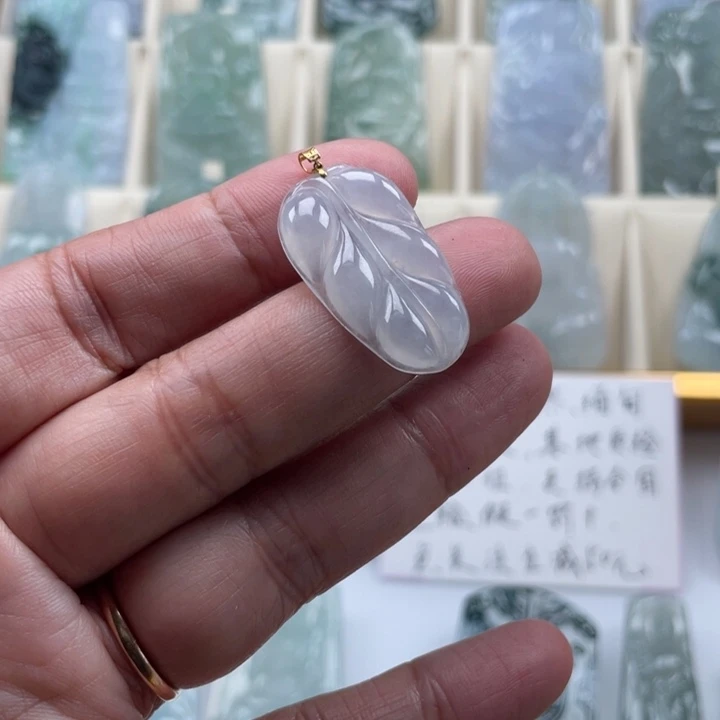 翡翠未镶嵌颈饰玉