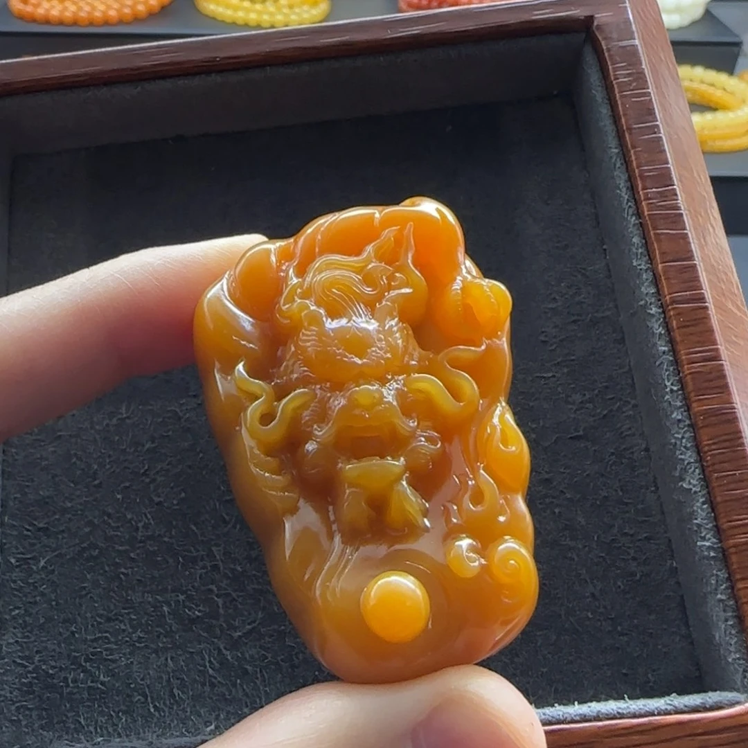 石英质玉（缅黄）配饰未镶嵌