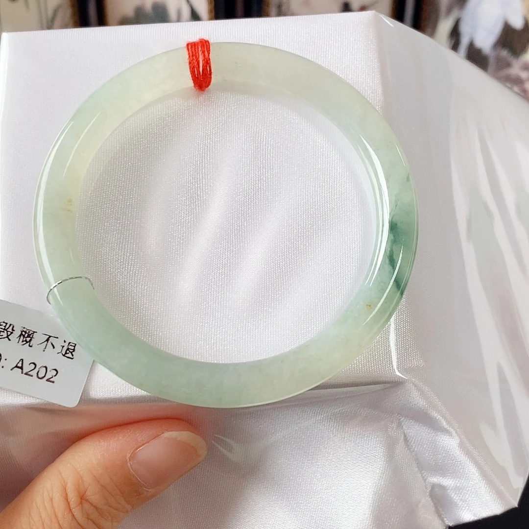 翡翠未镶嵌手镯手镯