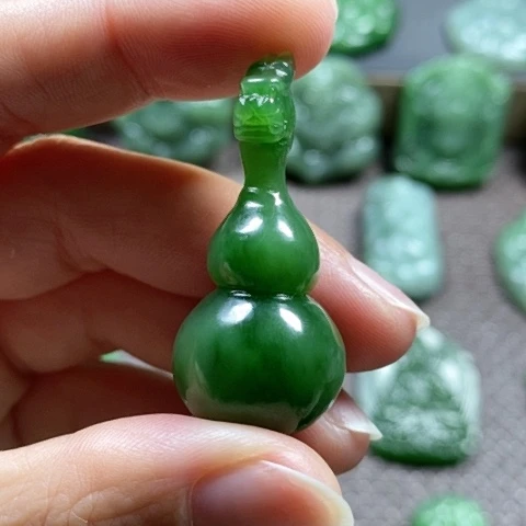 【闪购商品】颈饰未镶嵌和田玉