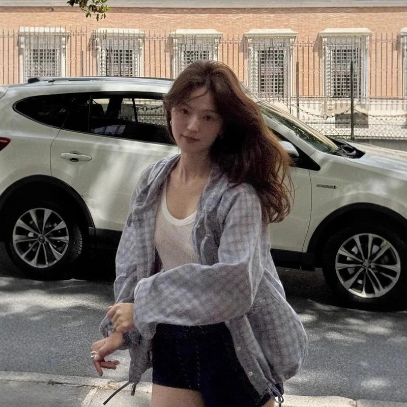 现浅蓝格子格纹连帽薄衬衫女2025夏季清新宽松休闲防晒上衣g*d