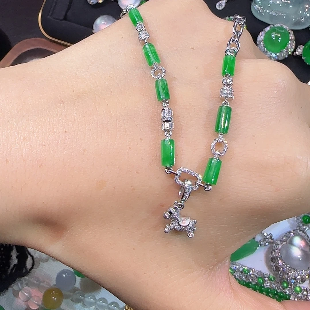 翡翠18K金镶嵌戒指