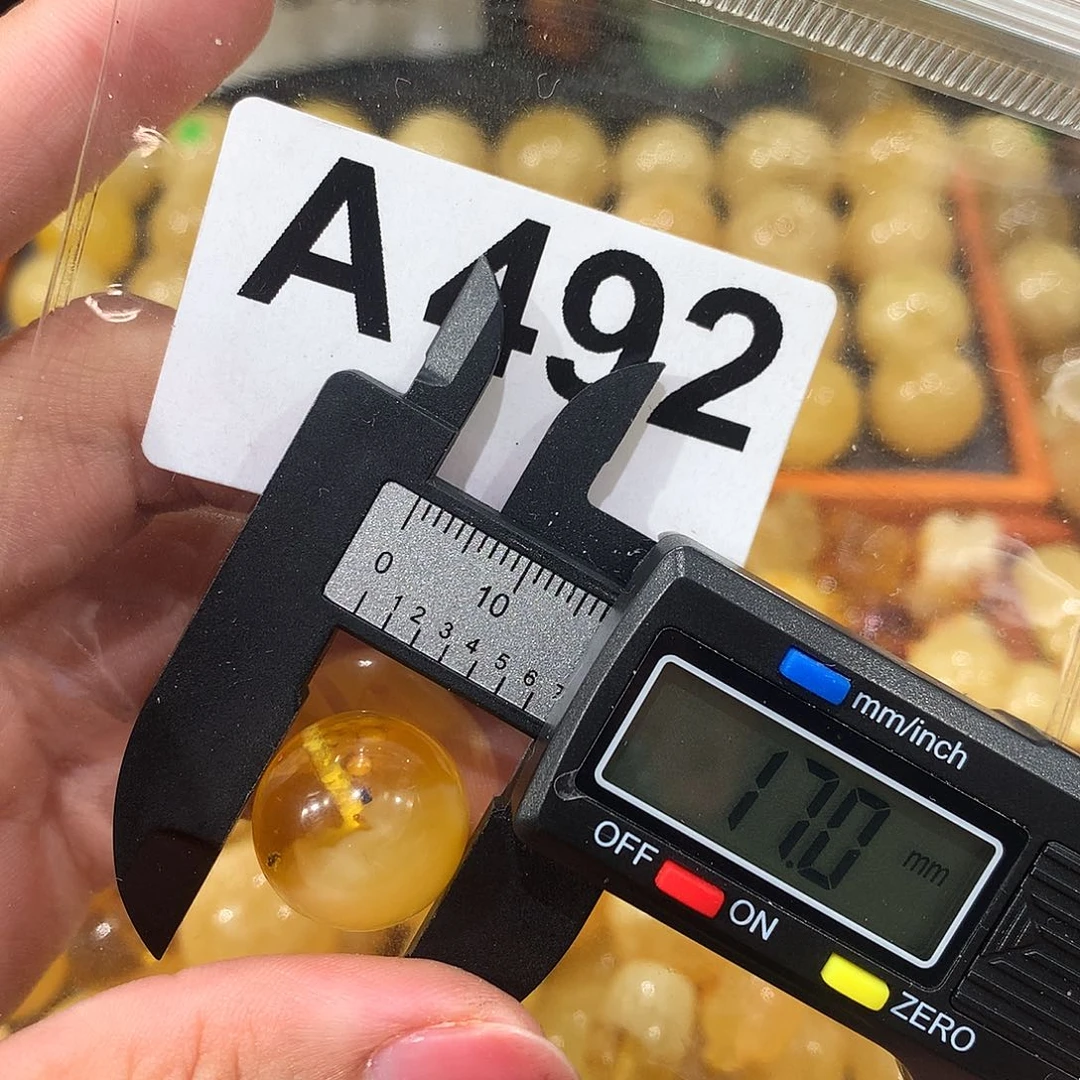 未镶嵌琥珀珠宝奇石