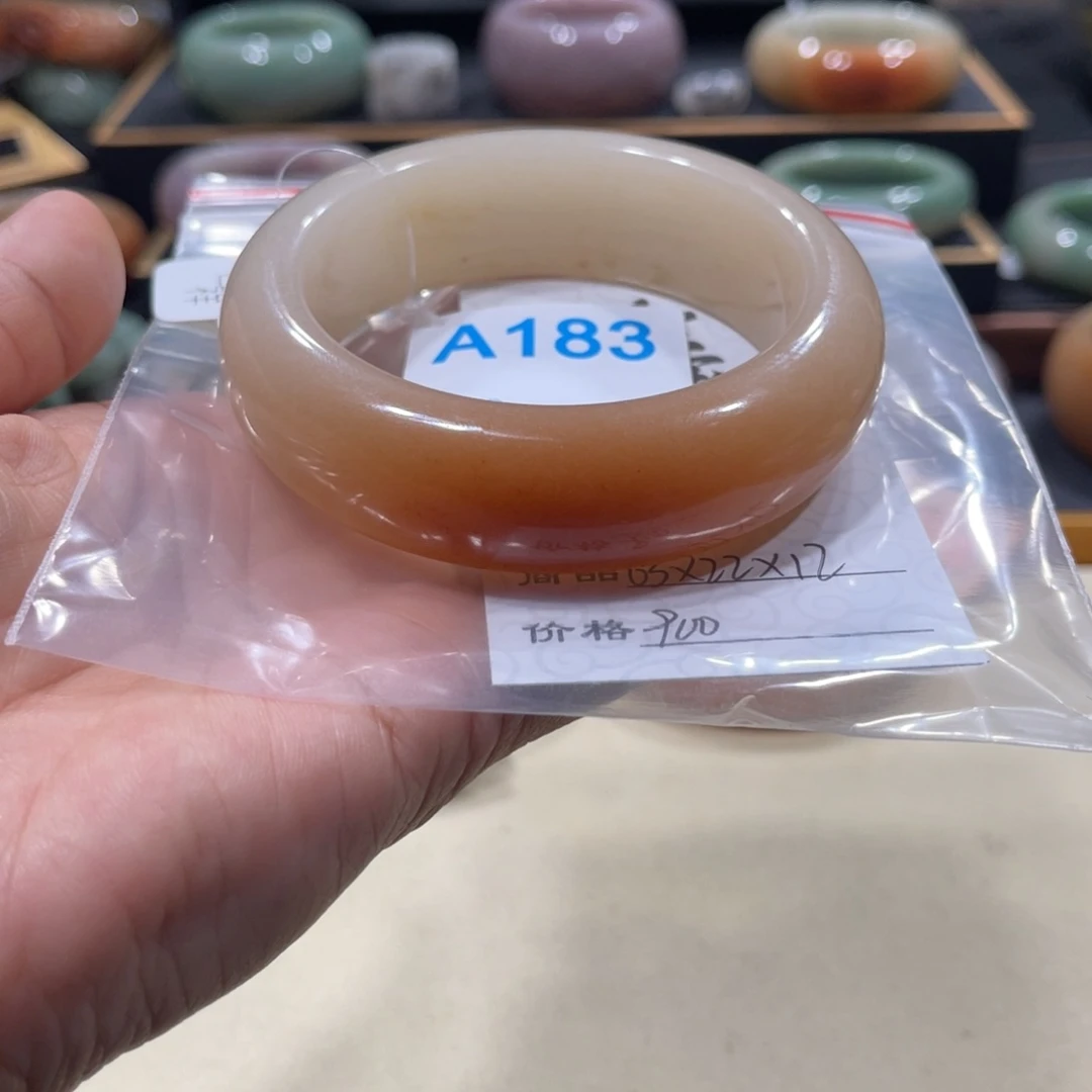未镶嵌手镯石英岩玉