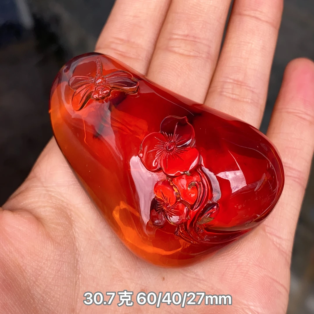 【小伊琥珀】30.7克特红亮色红茶吊坠