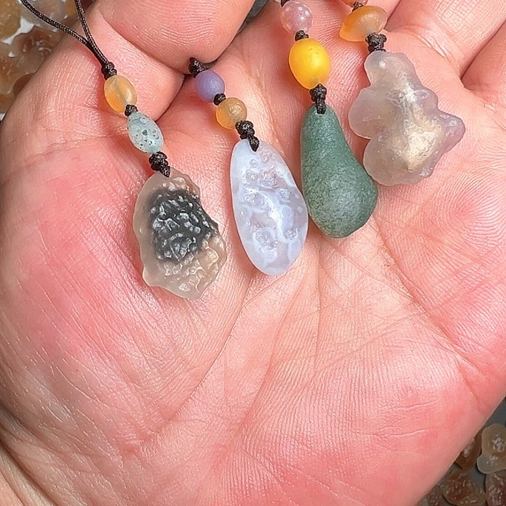 贰***y玛瑙/玉髓未镶嵌珠宝半成品