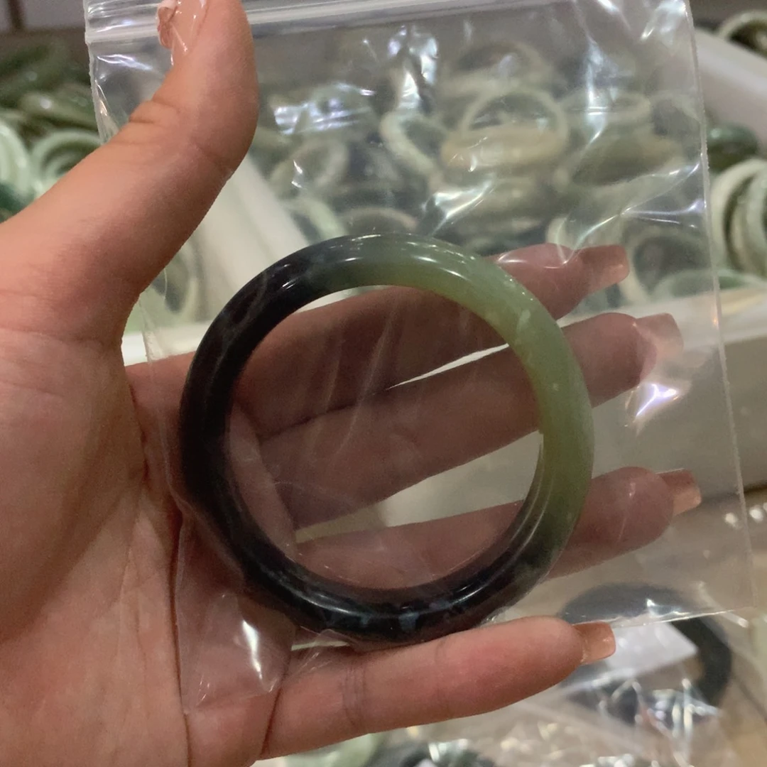 文***文蛇纹石玉未镶嵌手镯