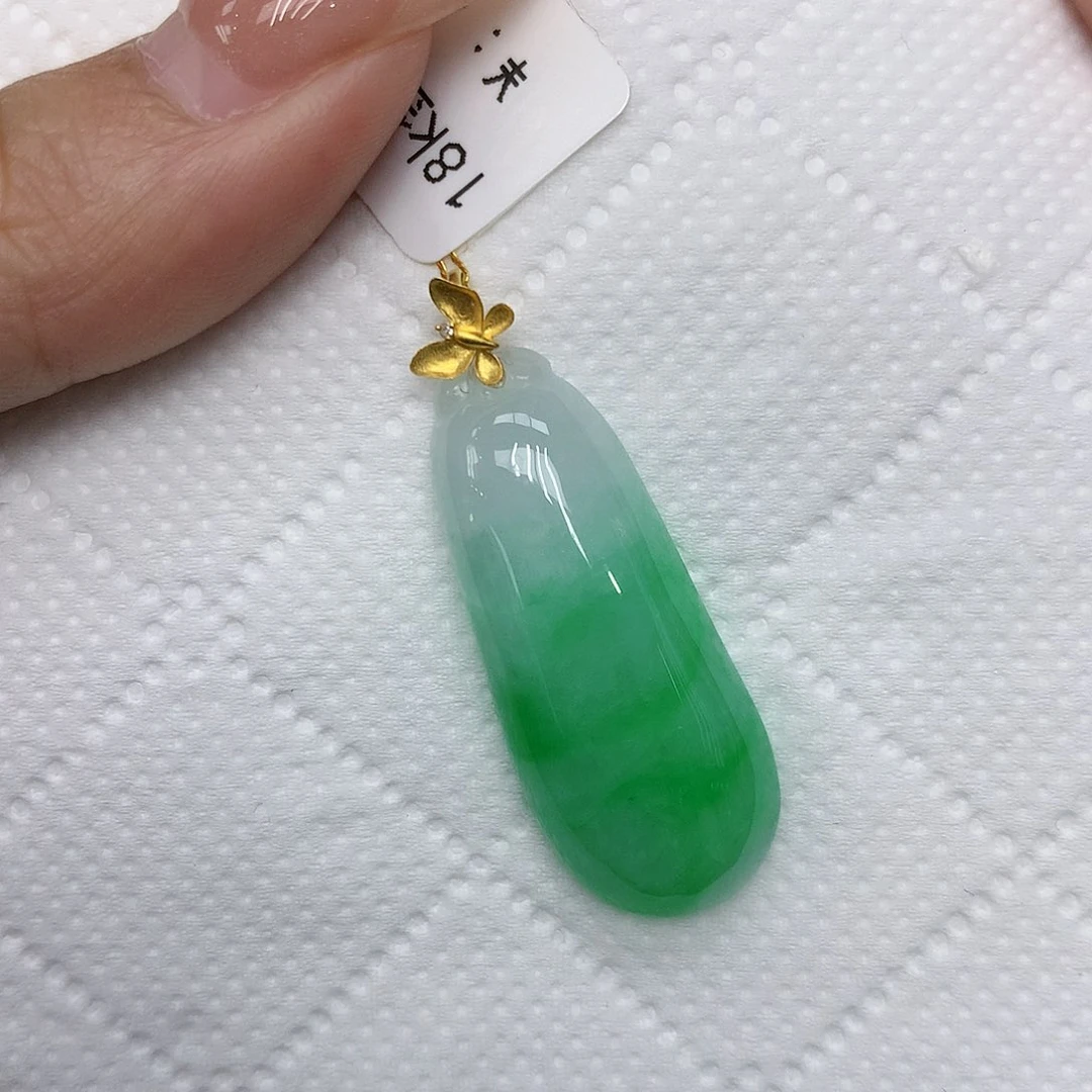 颈饰18K金镶嵌翡翠