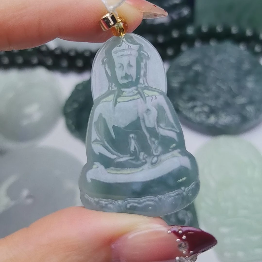 翡翠颈饰未镶嵌天然的A货翡翠多样性发货