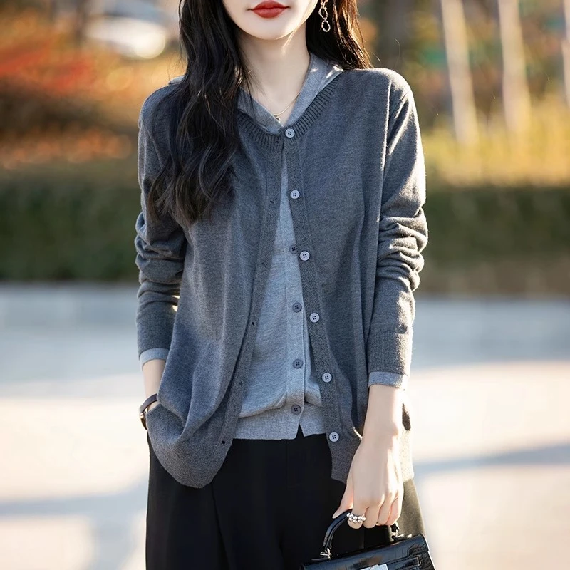 春季款百搭薄款撞色假两件连帽针织开衫女装休闲宽松减龄毛衣外套