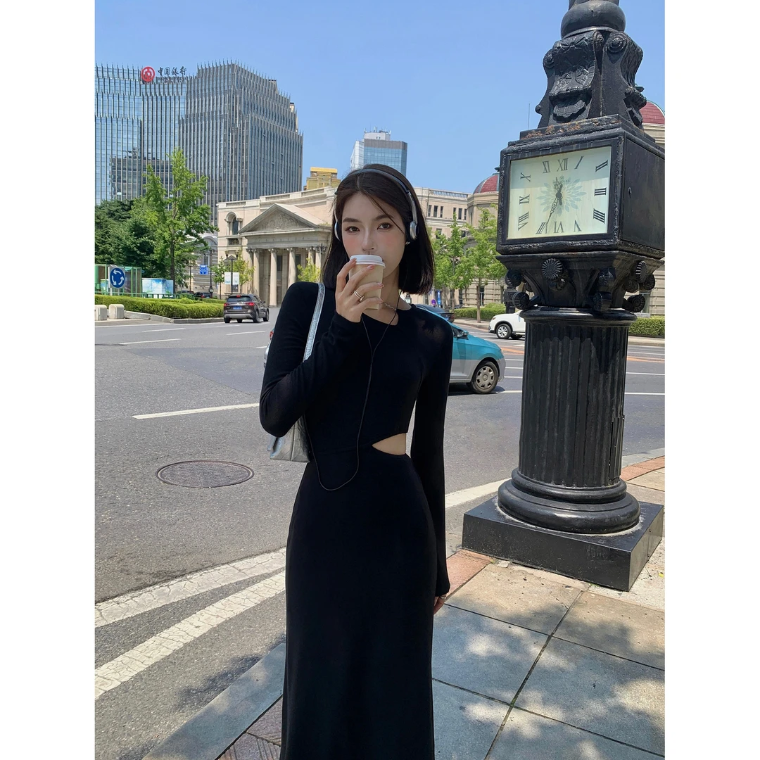 黑色针织连衣裙秋季不规则显瘦打底气质设计感露腰包臀裙子女