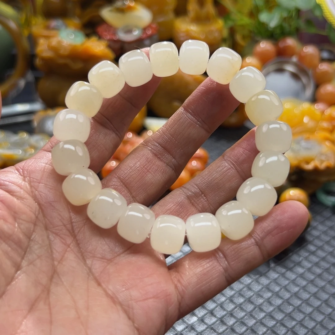 石英质玉未镶嵌颈饰