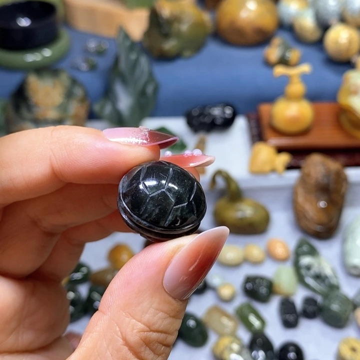 未镶嵌岫岩河磨玉（透闪石质玉）挂件双面富甲